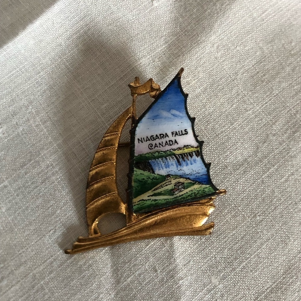 Vtg Niagara Falls Souvenir Brooch - Picture 2 of 10